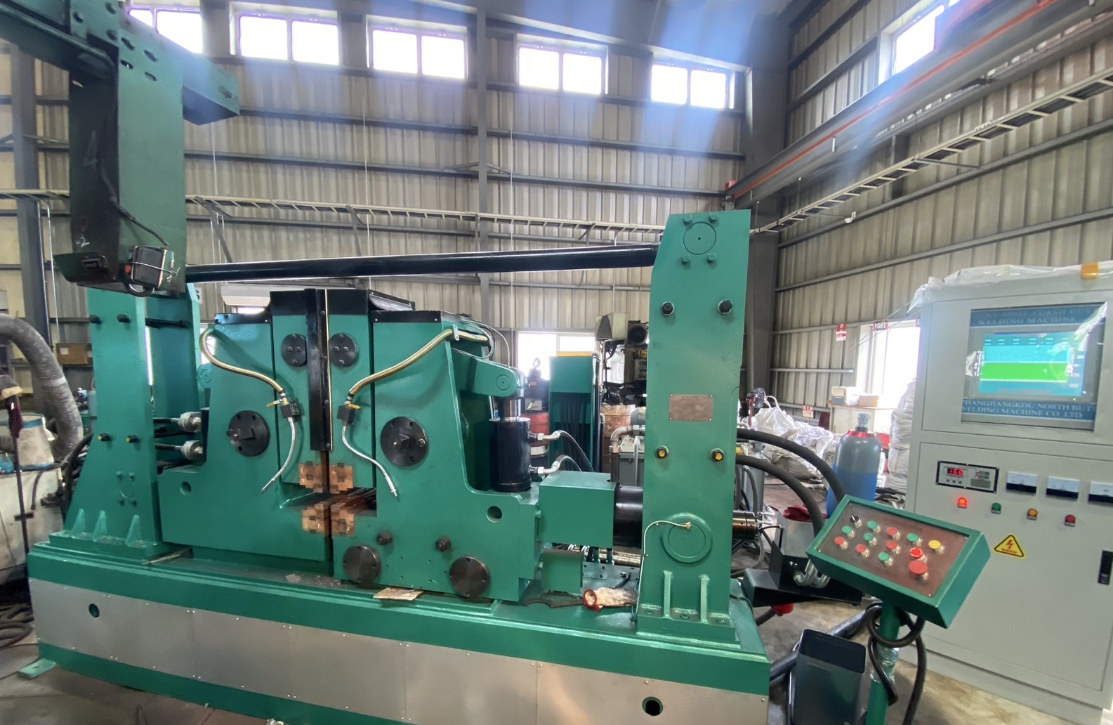 新型フラッシュバット溶接機導入